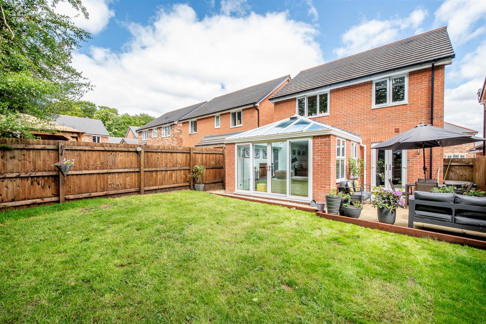 4 bed property in Elm Close, Preston